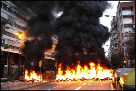 barricade on Travessera de Dalt_ (Expropriated Bank Solidarity persons)